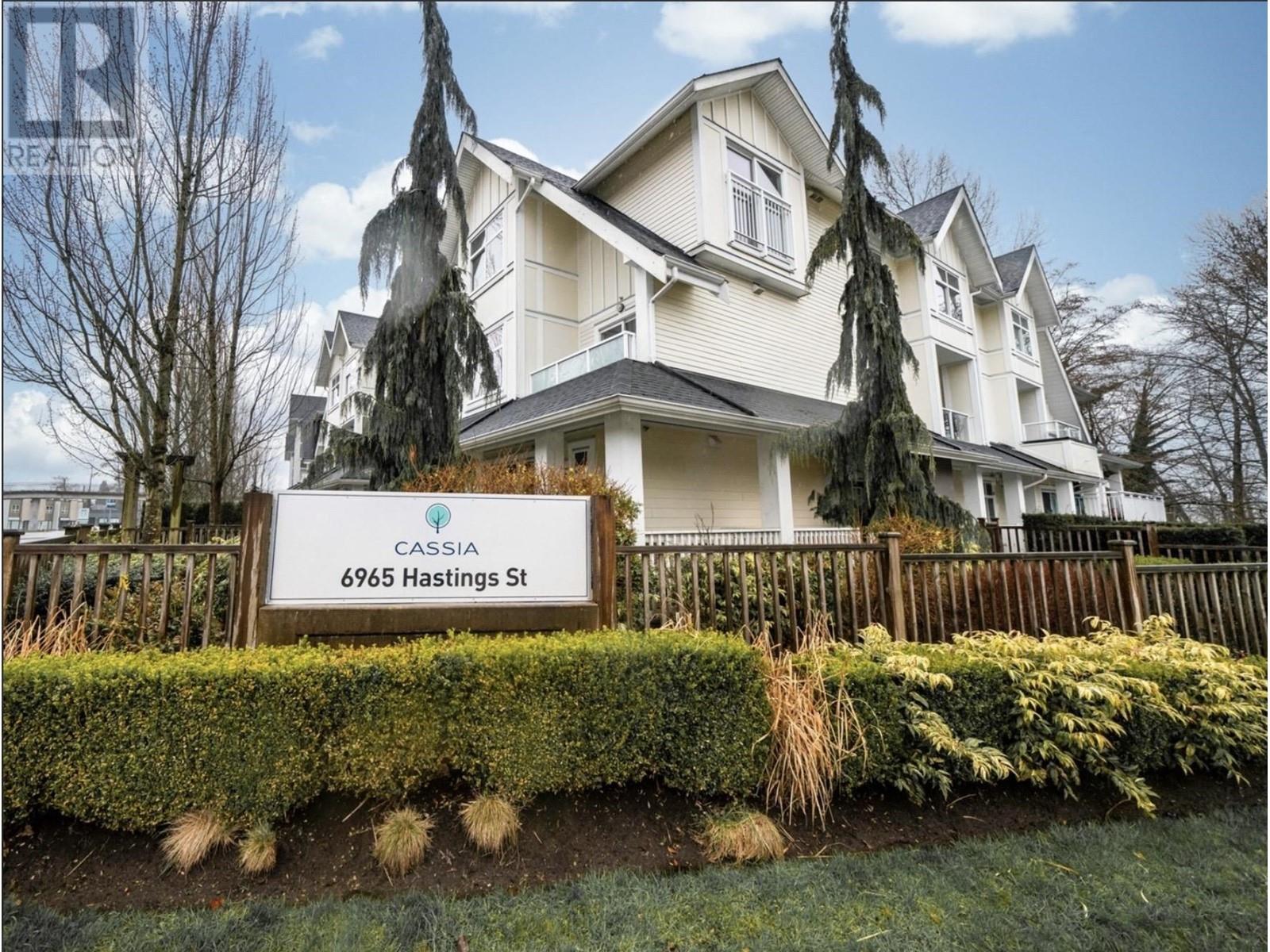 10 6965 HASTINGS STREET, Burnaby