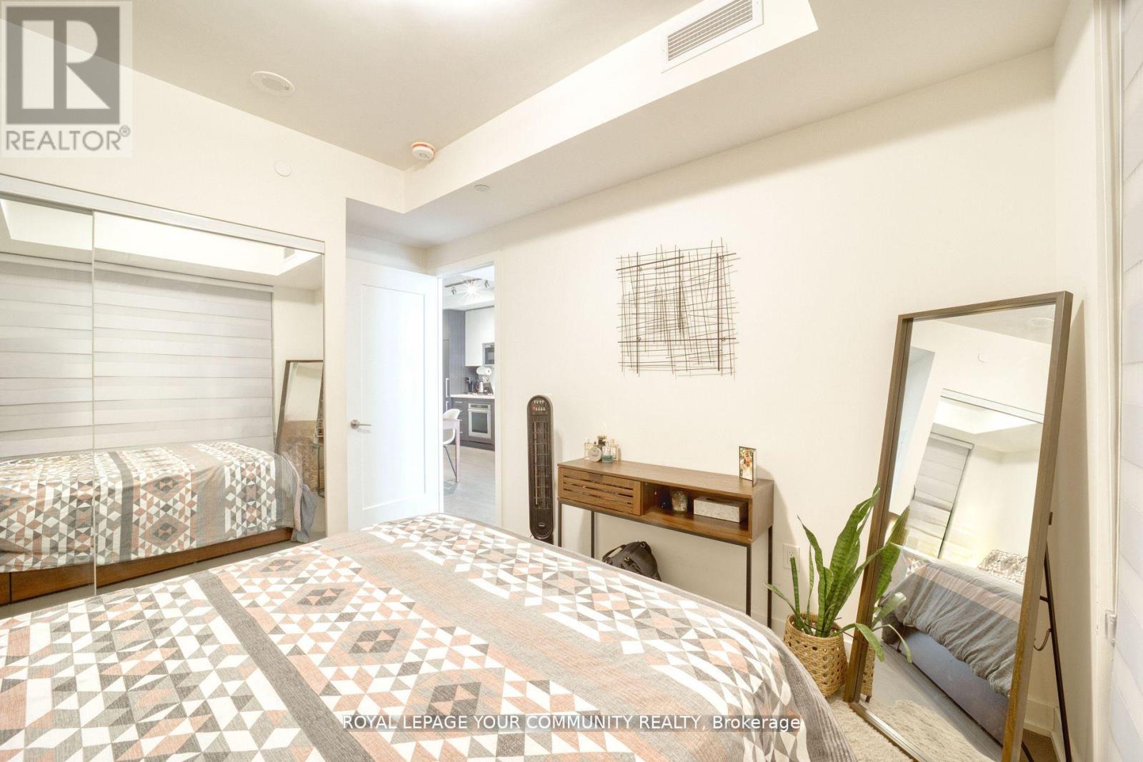 1711 - 330 Richmond Street W, Toronto, Ontario  M5V 1X2 - Photo 15 - C12011112