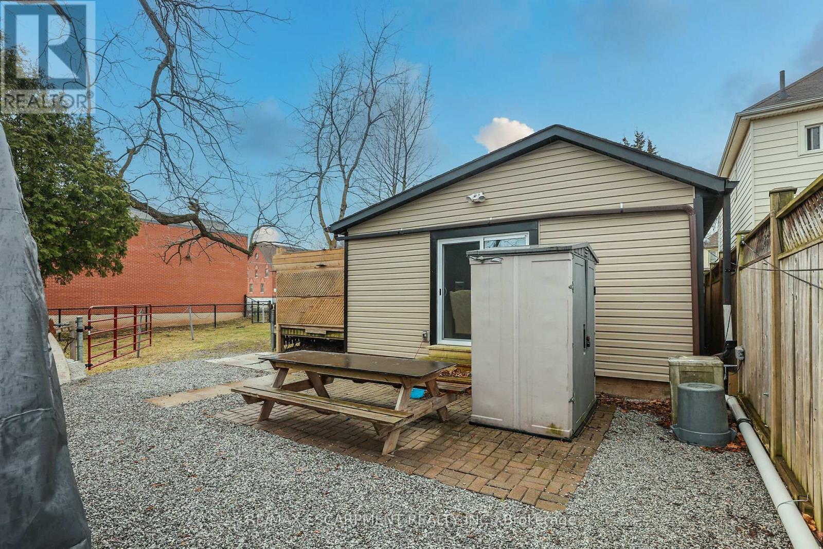 15 Adelaide Street, Grimsby, Ontario  L3M 1X2 - Photo 19 - X12038084