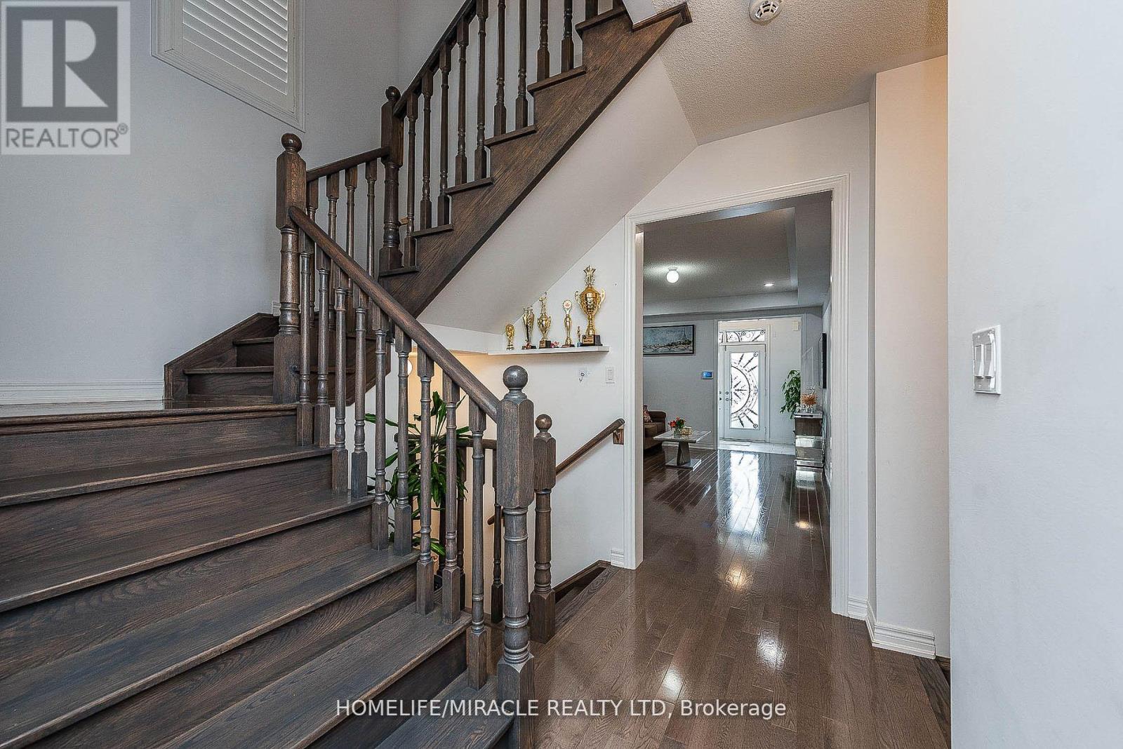 17 Bachelor Street, Brampton, Ontario  L7A 5B1 - Photo 11 - W12017998