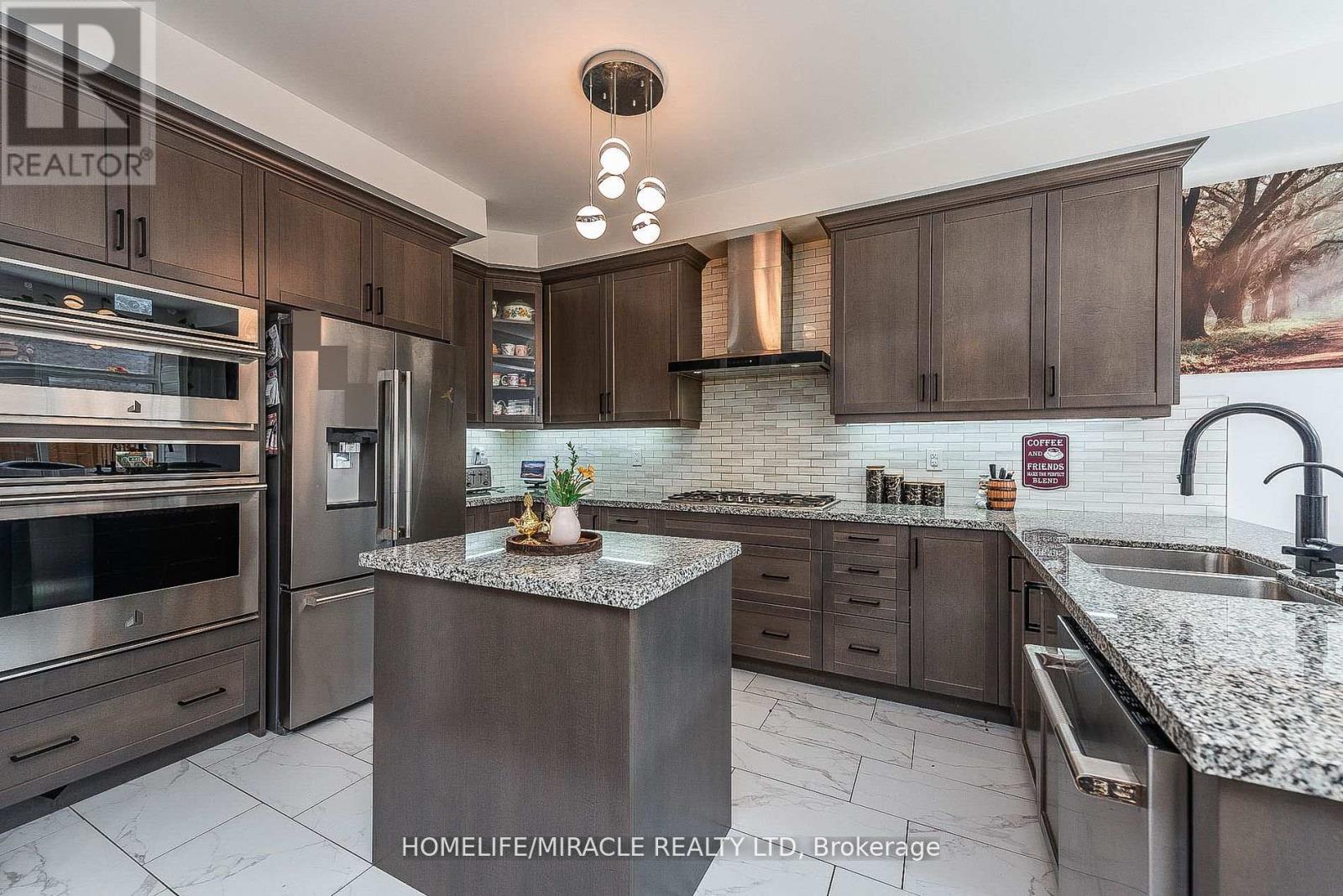 17 Bachelor Street, Brampton, Ontario  L7A 5B1 - Photo 15 - W12017998
