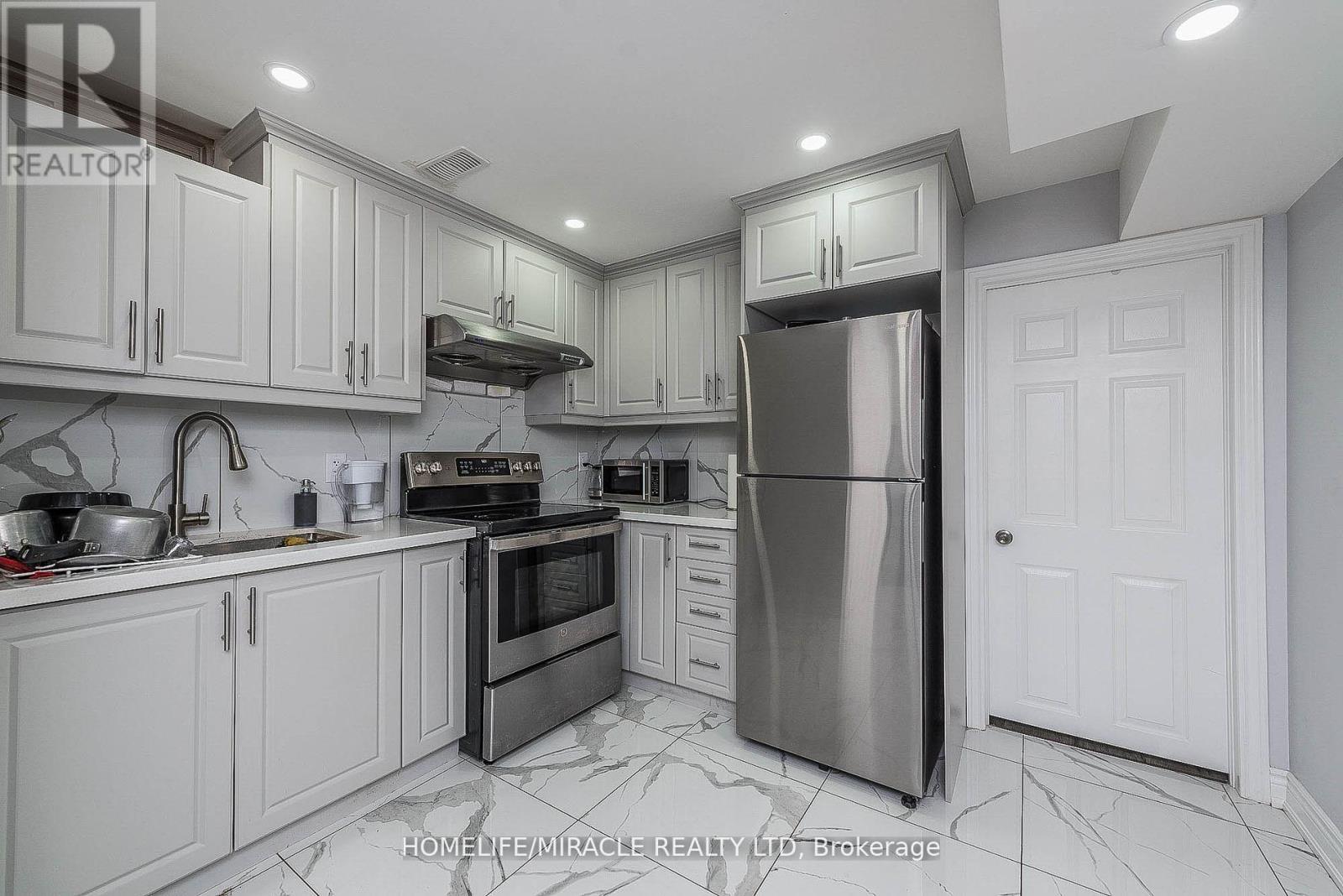 17 Bachelor Street, Brampton, Ontario  L7A 5B1 - Photo 36 - W12017998