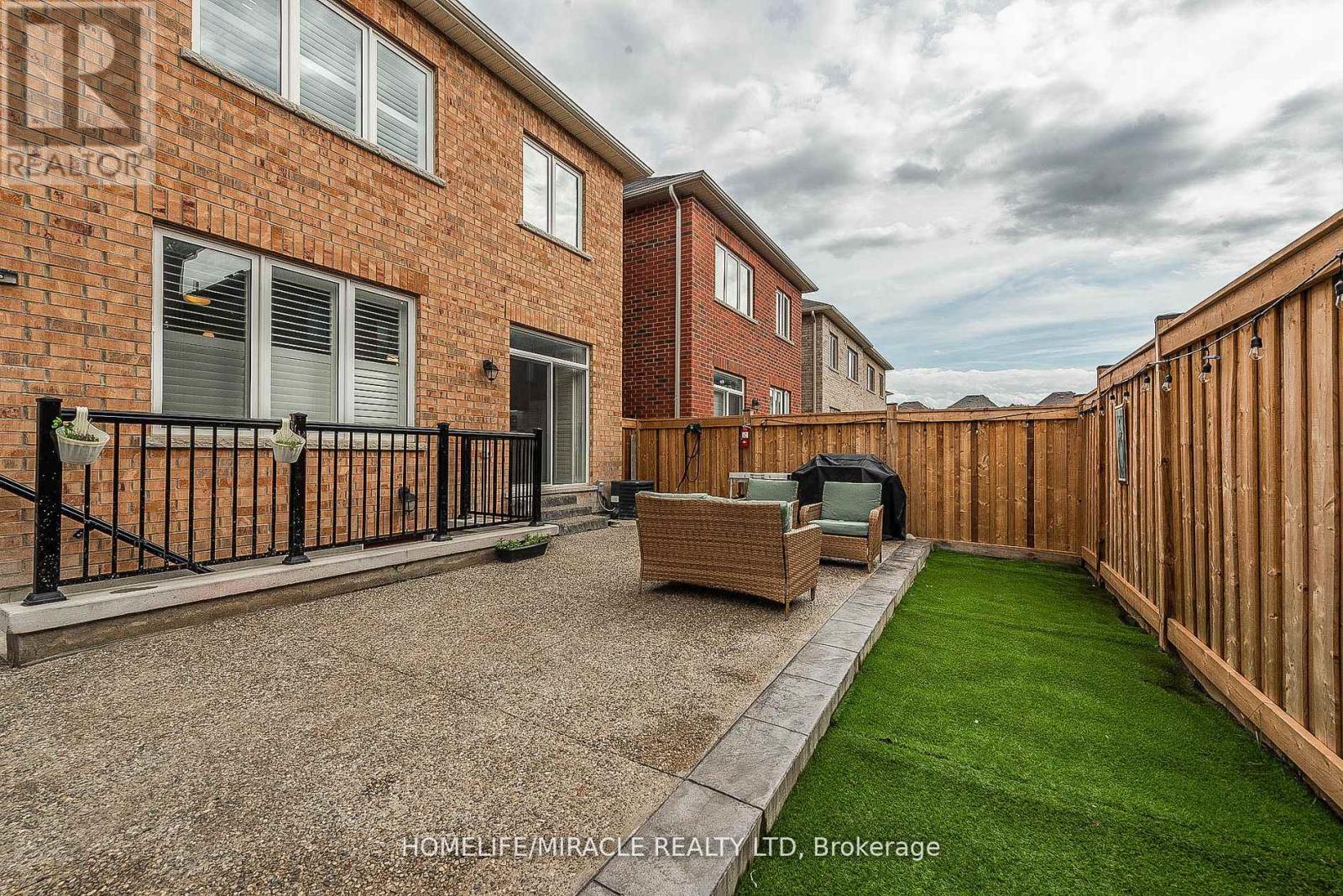 17 Bachelor Street, Brampton, Ontario  L7A 5B1 - Photo 40 - W12017998