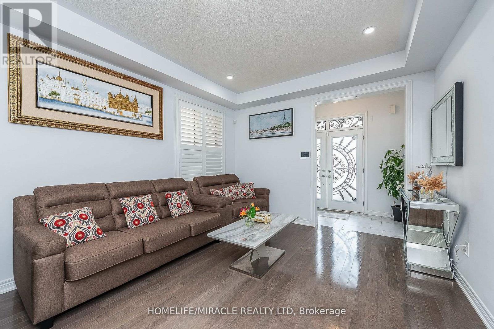 17 Bachelor Street, Brampton, Ontario  L7A 5B1 - Photo 7 - W12017998