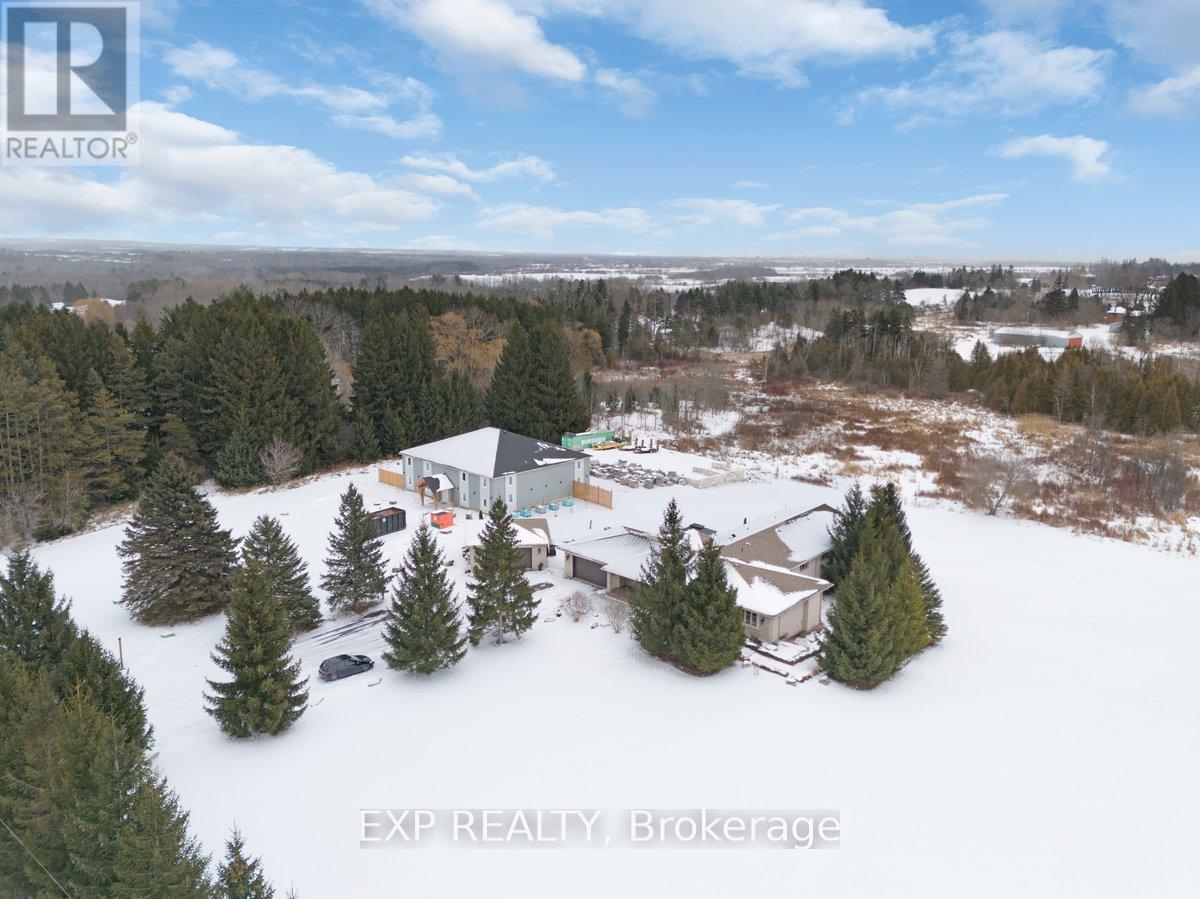 7437 Castlederg Side Road, Caledon, Ontario  L7C 0P7 - Photo 11 - W12038146