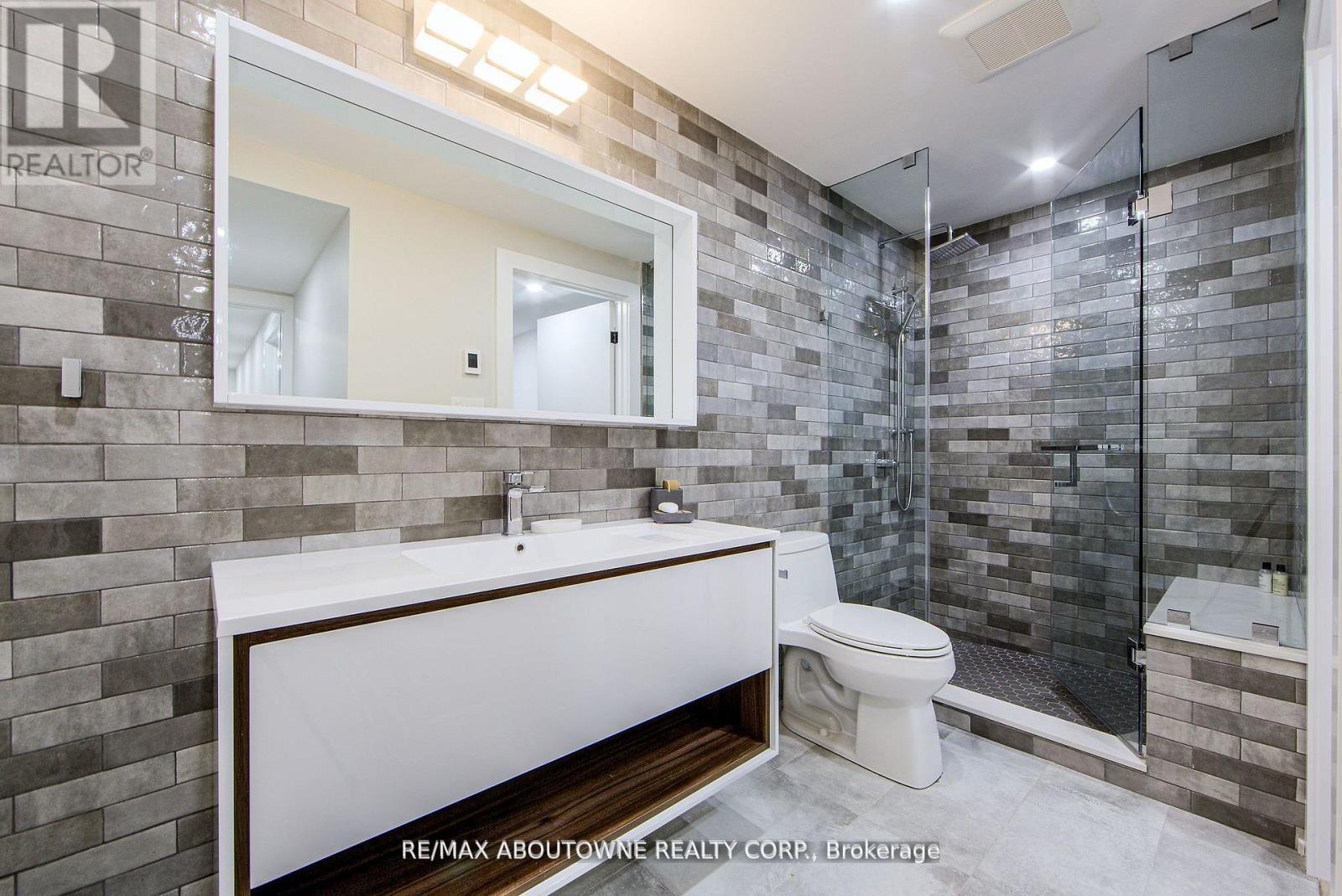 1319 Greeneagle Drive, Oakville, Ontario  L6M 2N1 - Photo 33 - W12038160