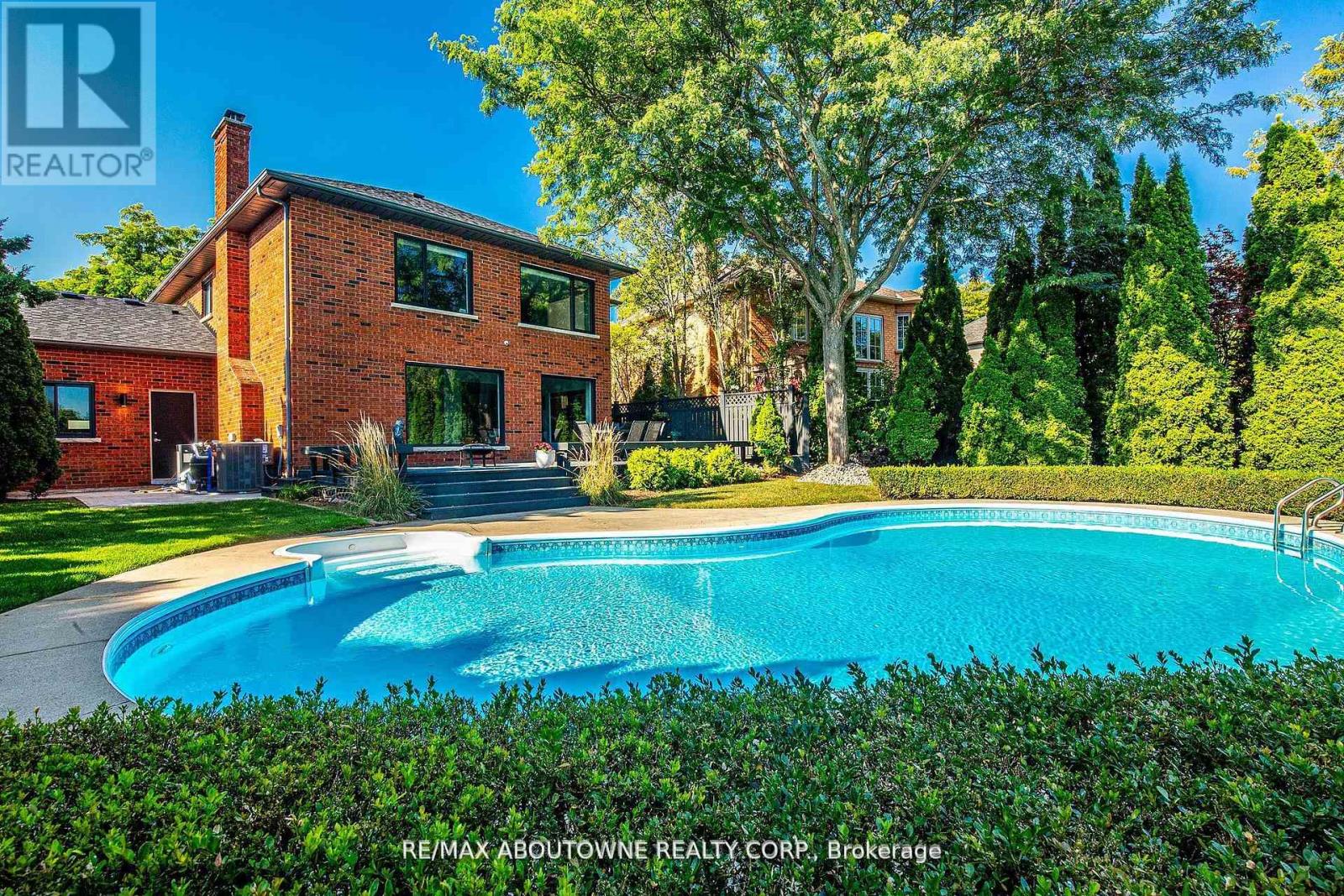1319 Greeneagle Drive, Oakville, Ontario  L6M 2N1 - Photo 35 - W12038160