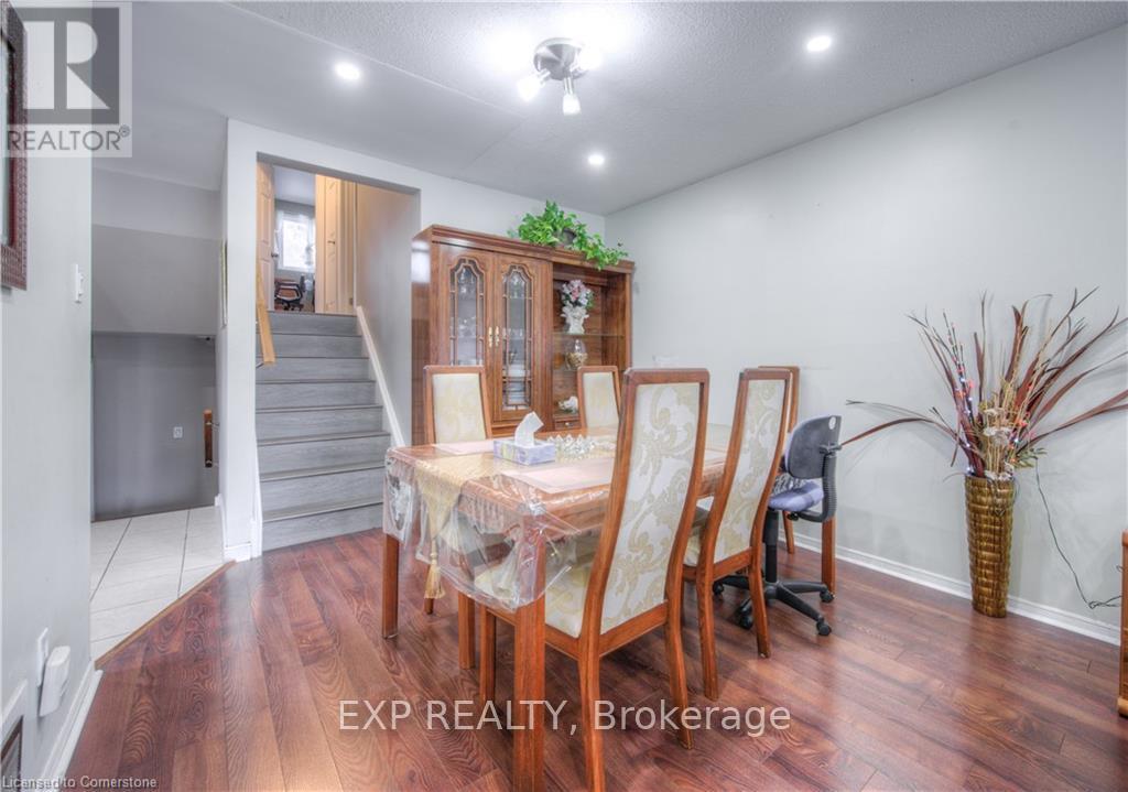 74 Markwood Drive, Kitchener, Ontario  N2M 2H6 - Photo 6 - X12038197