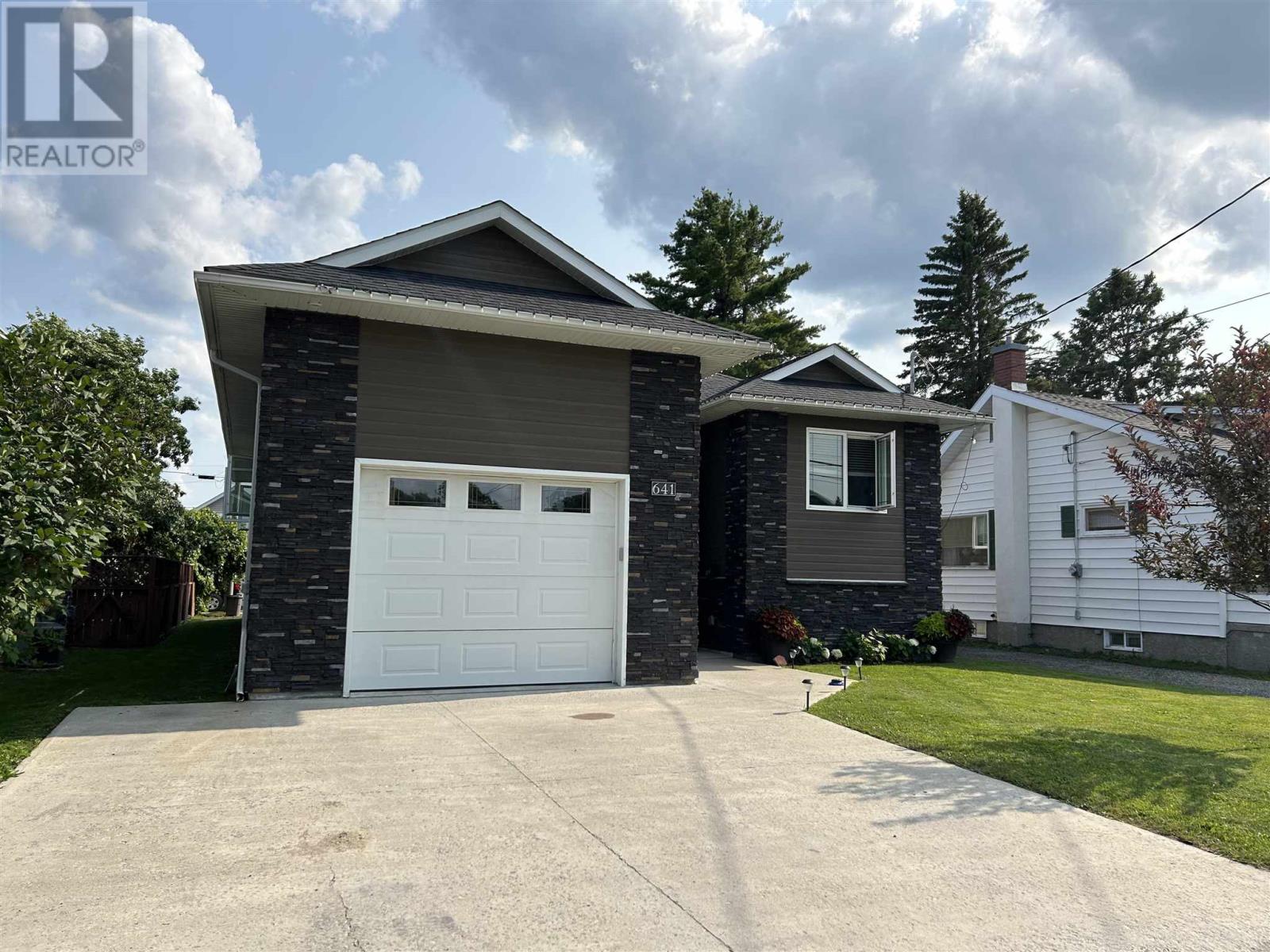 641 Second St, Fort Frances, Ontario  P9A 1N6 - Photo 2 - TB242831