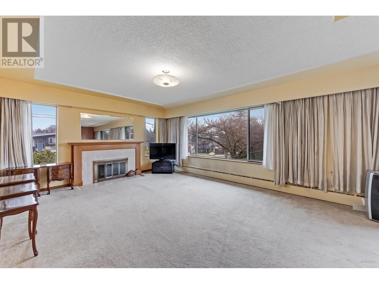 7635 Joffre Street, Burnaby, British Columbia  V5J 3K6 - Photo 10 - R2981090