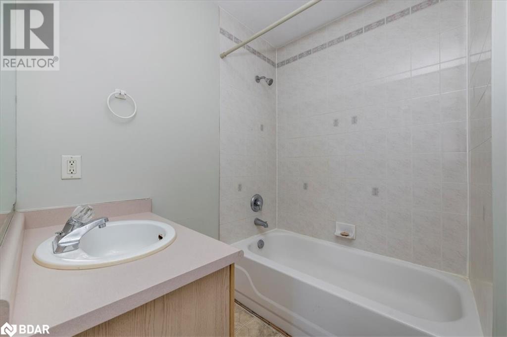 17 Timothy Lane, Barrie, Ontario  L4N 9Z6 - Photo 16 - 40703811