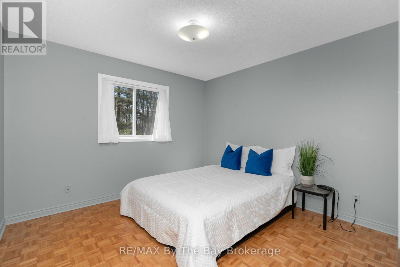 60 Dyer Drive, Wasaga Beach, Ontario  L9Z 1E2 - Photo 15 - S12038247