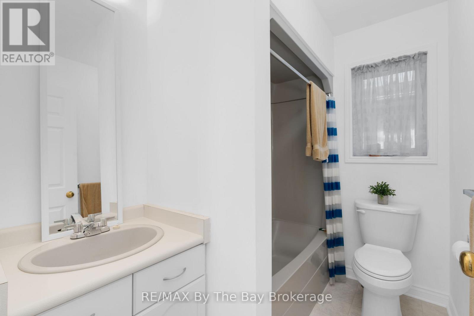 60 Dyer Drive, Wasaga Beach, Ontario  L9Z 1E2 - Photo 17 - S12038247