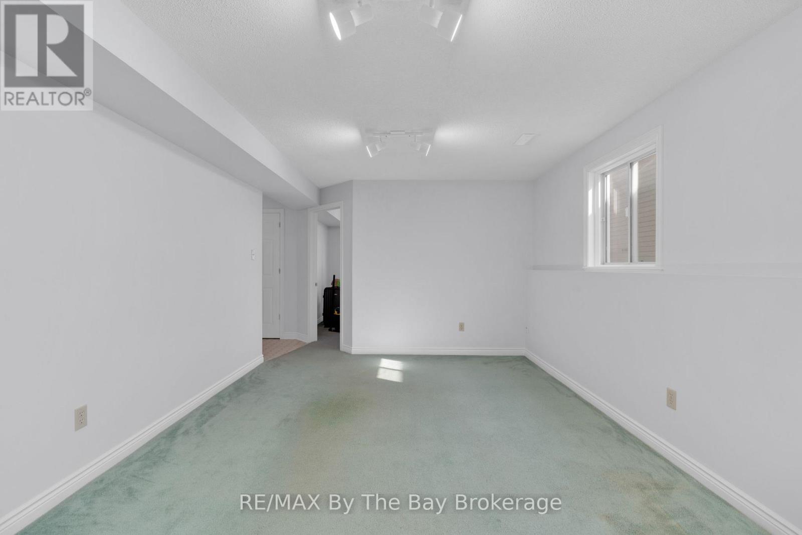 60 Dyer Drive, Wasaga Beach, Ontario  L9Z 1E2 - Photo 22 - S12038247