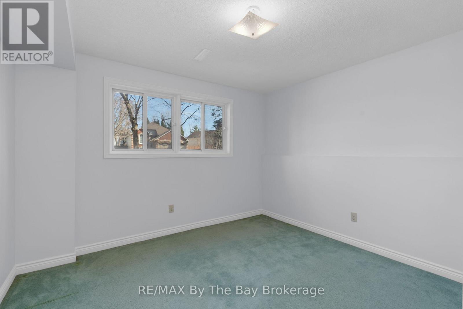 60 Dyer Drive, Wasaga Beach, Ontario  L9Z 1E2 - Photo 26 - S12038247