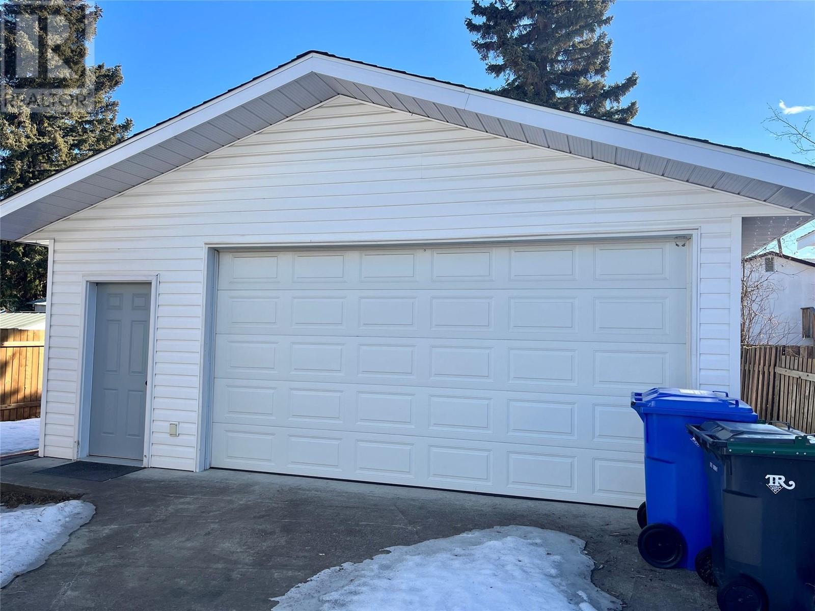 Property at 20 Dawson Place image 2