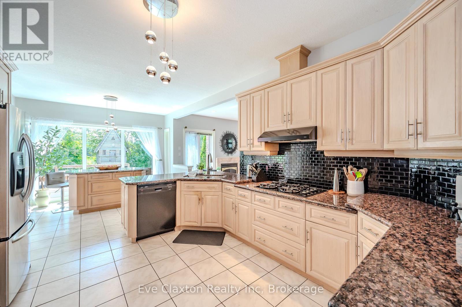 5946 86 Line, Woolwich, Ontario  N0B 2V0 - Photo 12 - X12038246