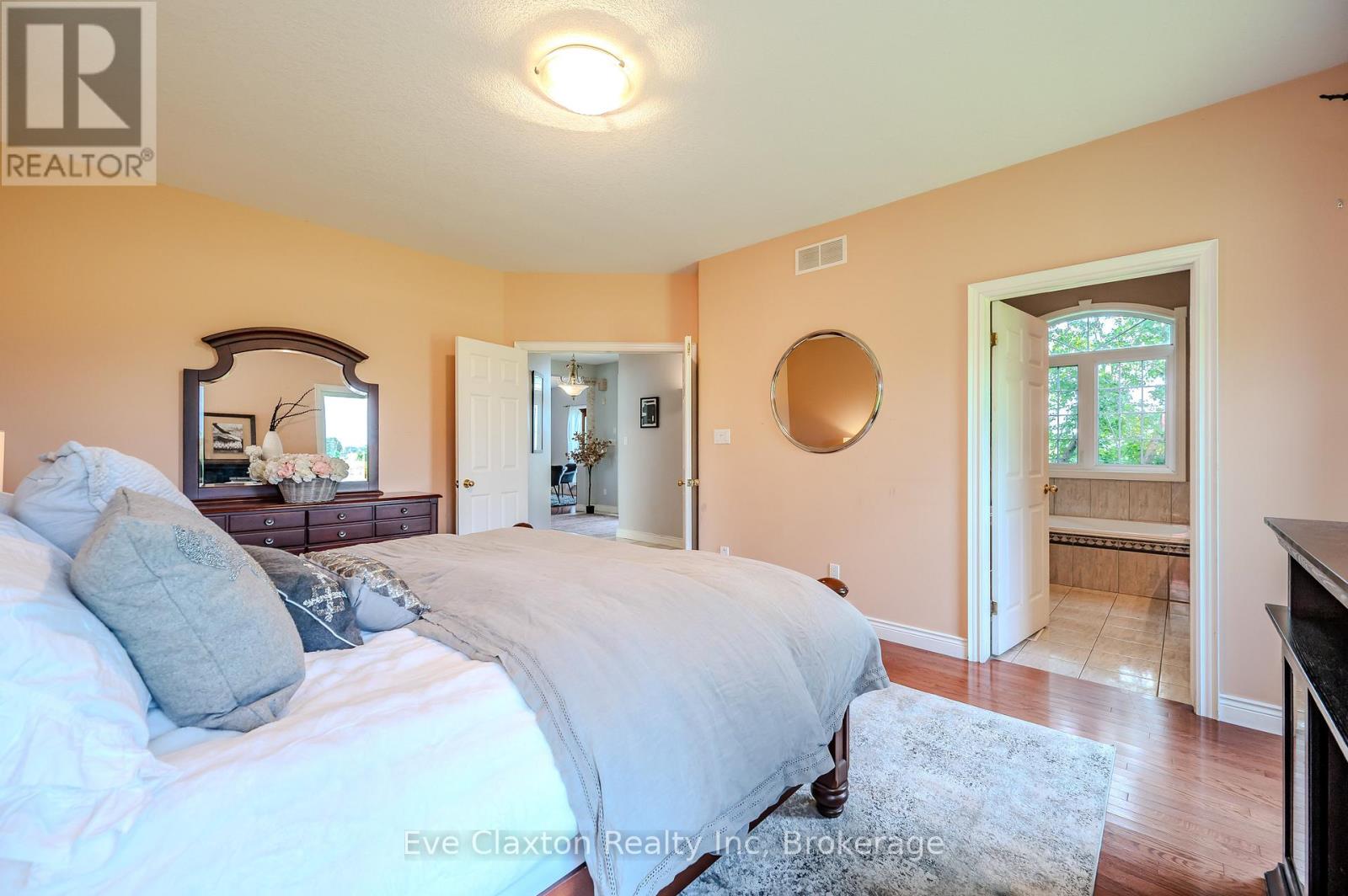 5946 86 Line, Woolwich, Ontario  N0B 2V0 - Photo 15 - X12038246