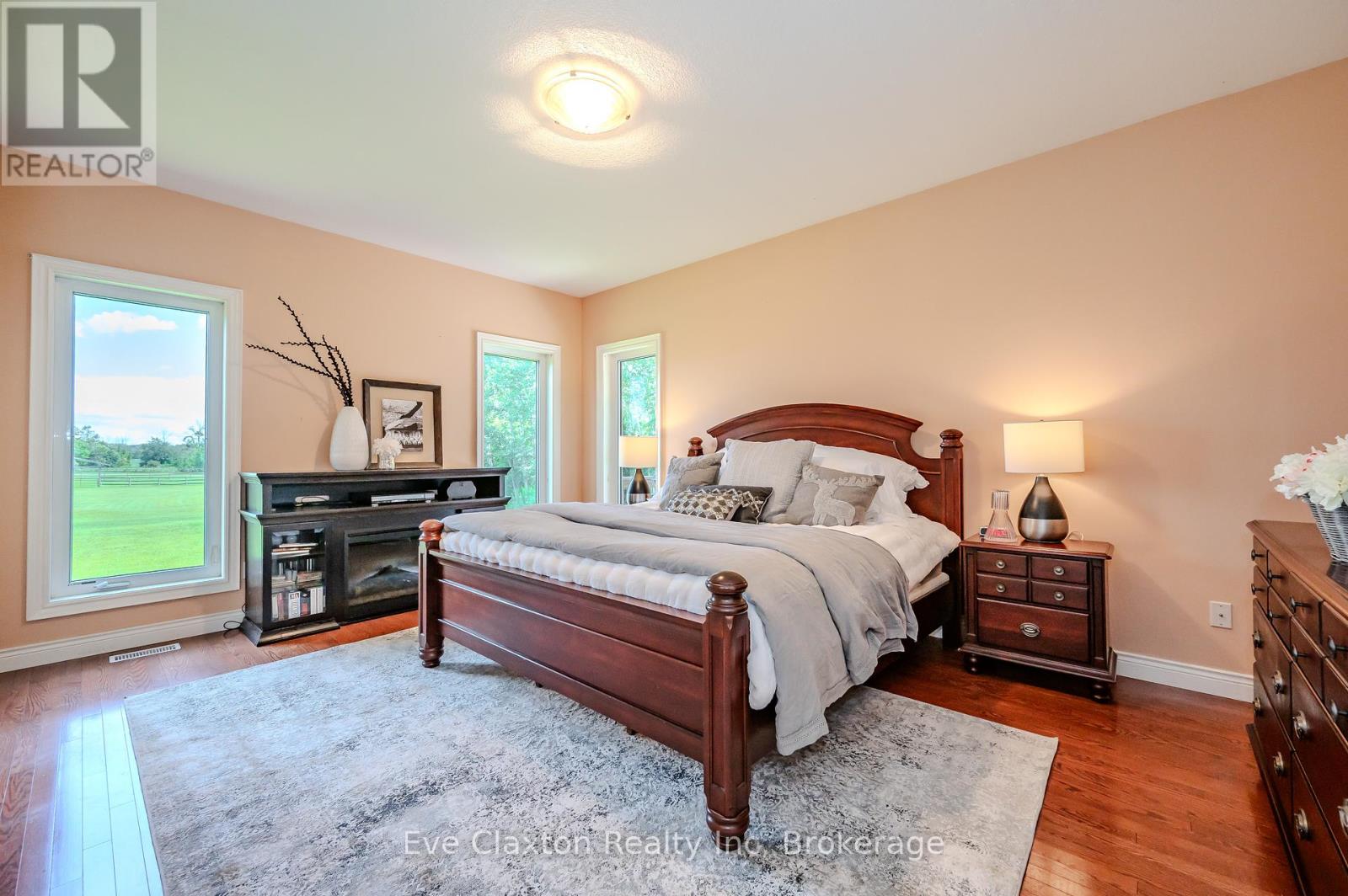 5946 86 Line, Woolwich, Ontario  N0B 2V0 - Photo 16 - X12038246
