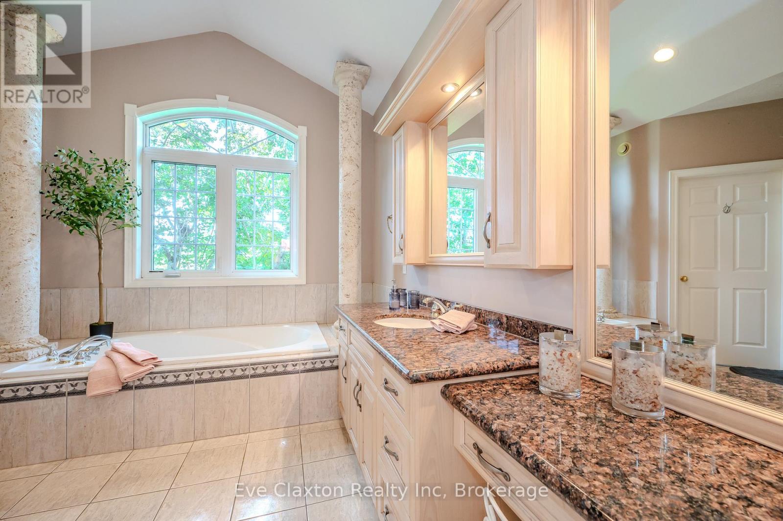 5946 86 Line, Woolwich, Ontario  N0B 2V0 - Photo 18 - X12038246