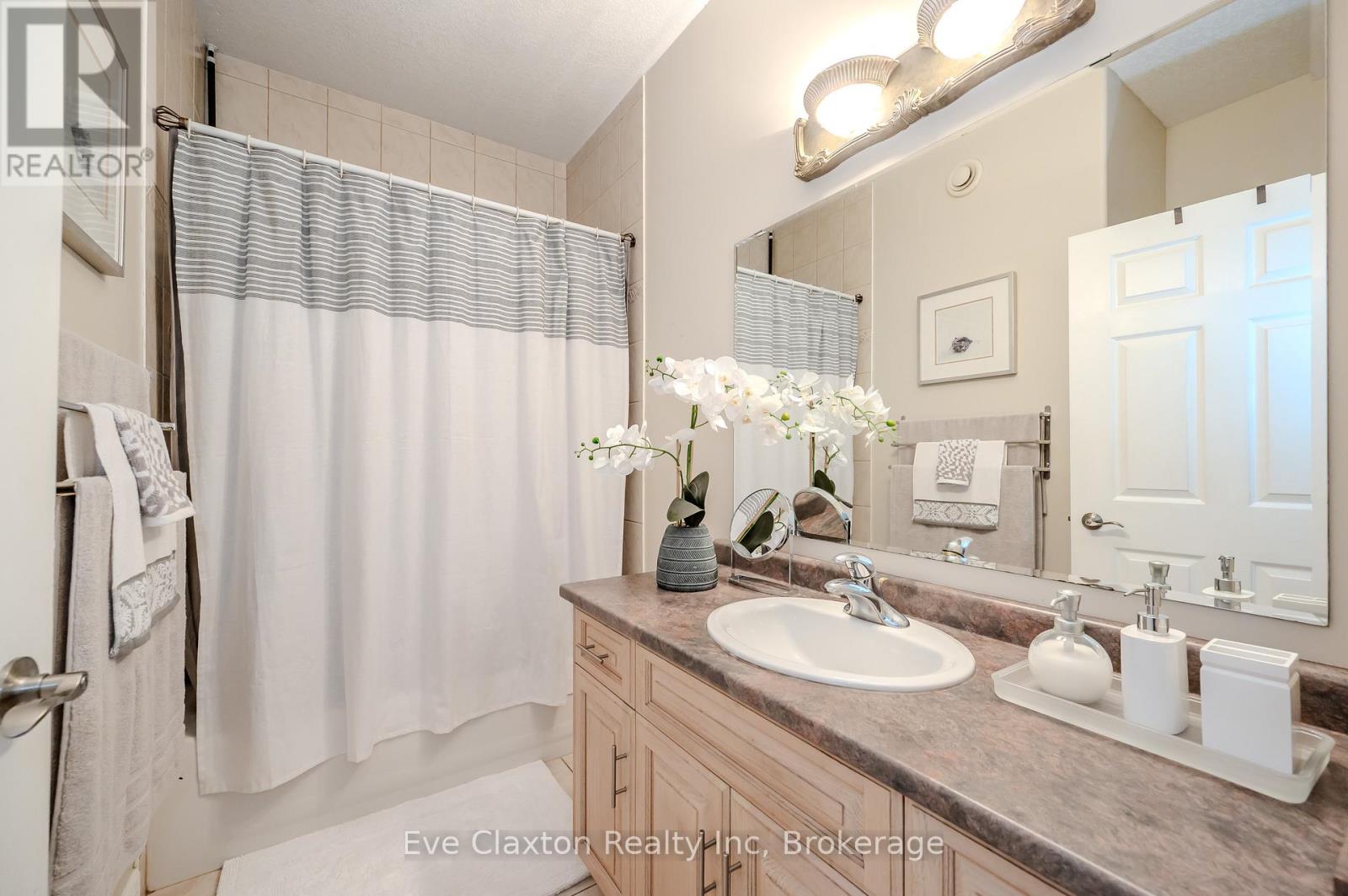 5946 86 Line, Woolwich, Ontario  N0B 2V0 - Photo 20 - X12038246