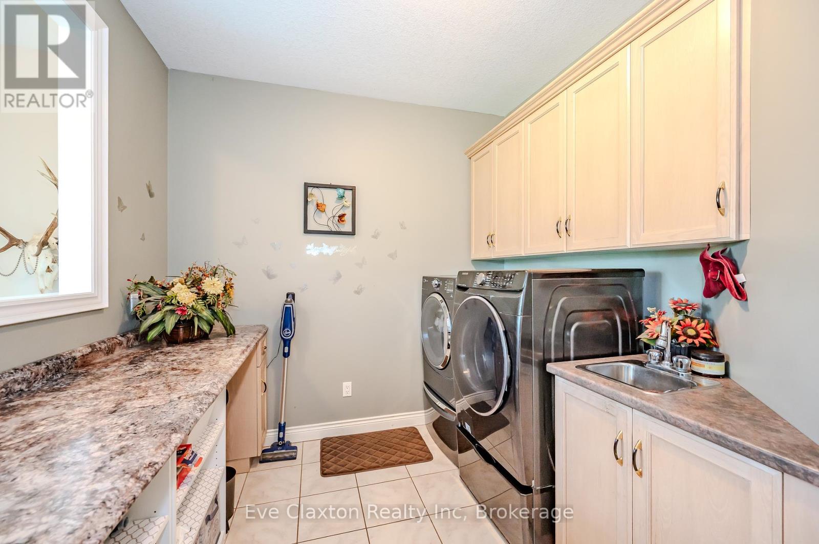 5946 86 Line, Woolwich, Ontario  N0B 2V0 - Photo 21 - X12038246