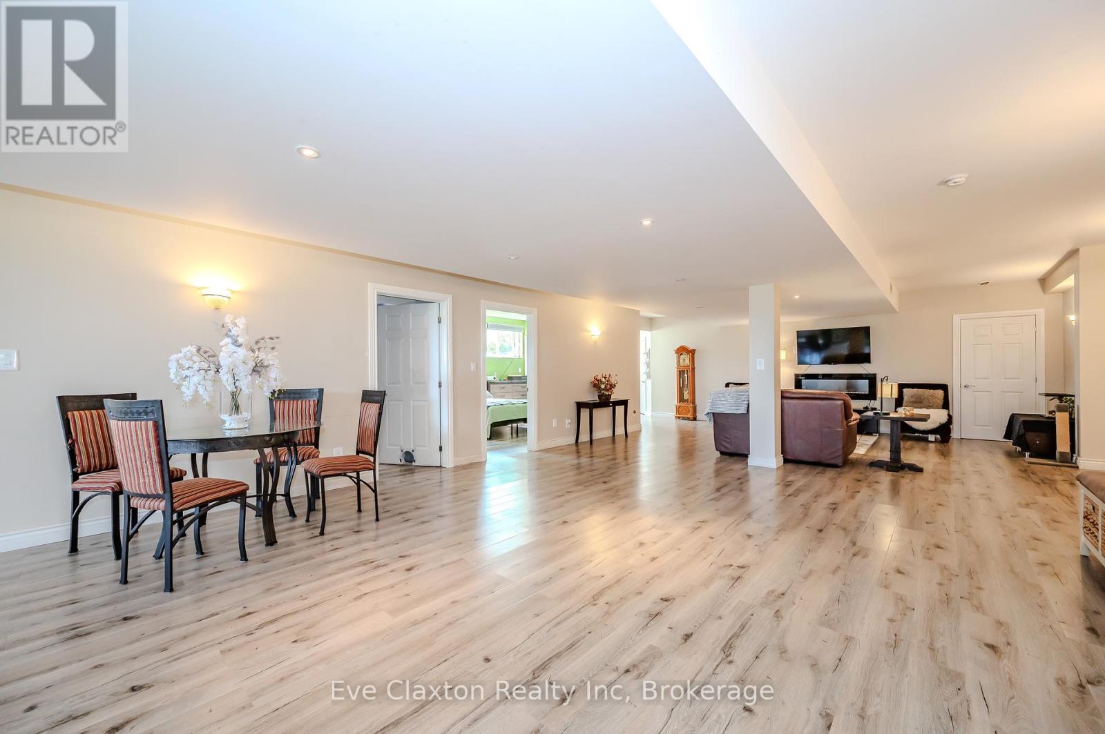 5946 86 Line, Woolwich, Ontario  N0B 2V0 - Photo 23 - X12038246