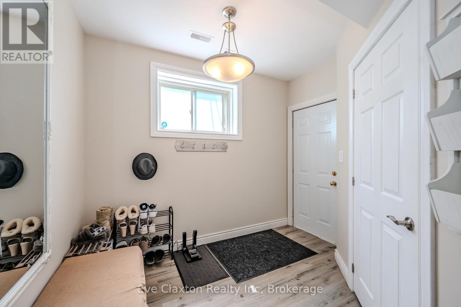 5946 86 Line, Woolwich, Ontario  N0B 2V0 - Photo 24 - X12038246
