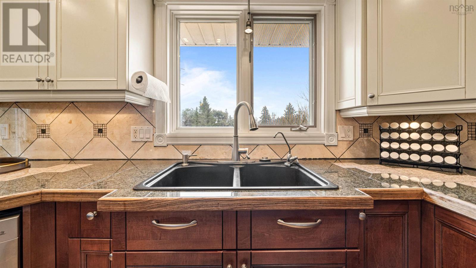 517 Dyke Road, Cow Bay, Nova Scotia  B3G 1K5 - Photo 12 - 202505650