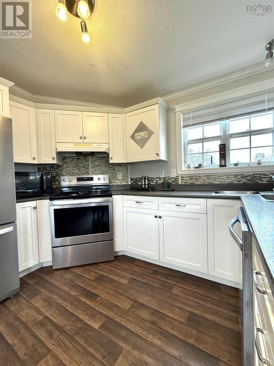 11740 Route 215 Route, Urbania, Nova Scotia  B0N 1H0 - Photo 3 - 202505658