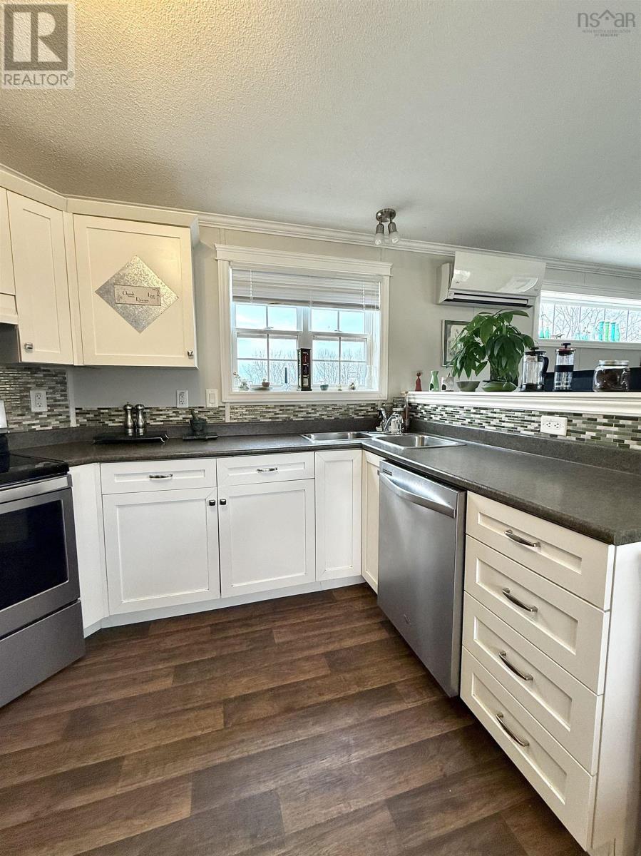 11740 Route 215 Route, Urbania, Nova Scotia  B0N 1H0 - Photo 5 - 202505658