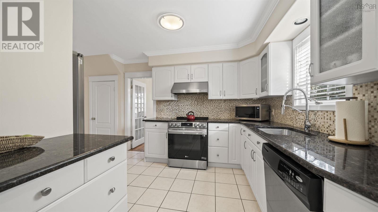 5826 Pine Hill Drive, Halifax, Nova Scotia  B3H 1E5 - Photo 14 - 202505662