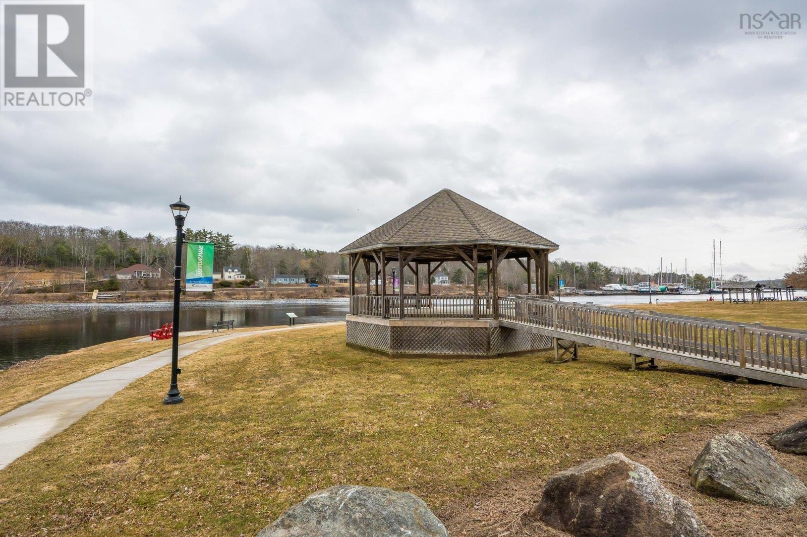 204 215 King Street, Bridgewater, Nova Scotia  B4V 1A6 - Photo 38 - 202505676