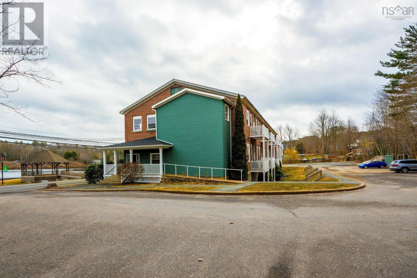 204 215 King Street, Bridgewater, Nova Scotia  B4V 1A6 - Photo 4 - 202505676