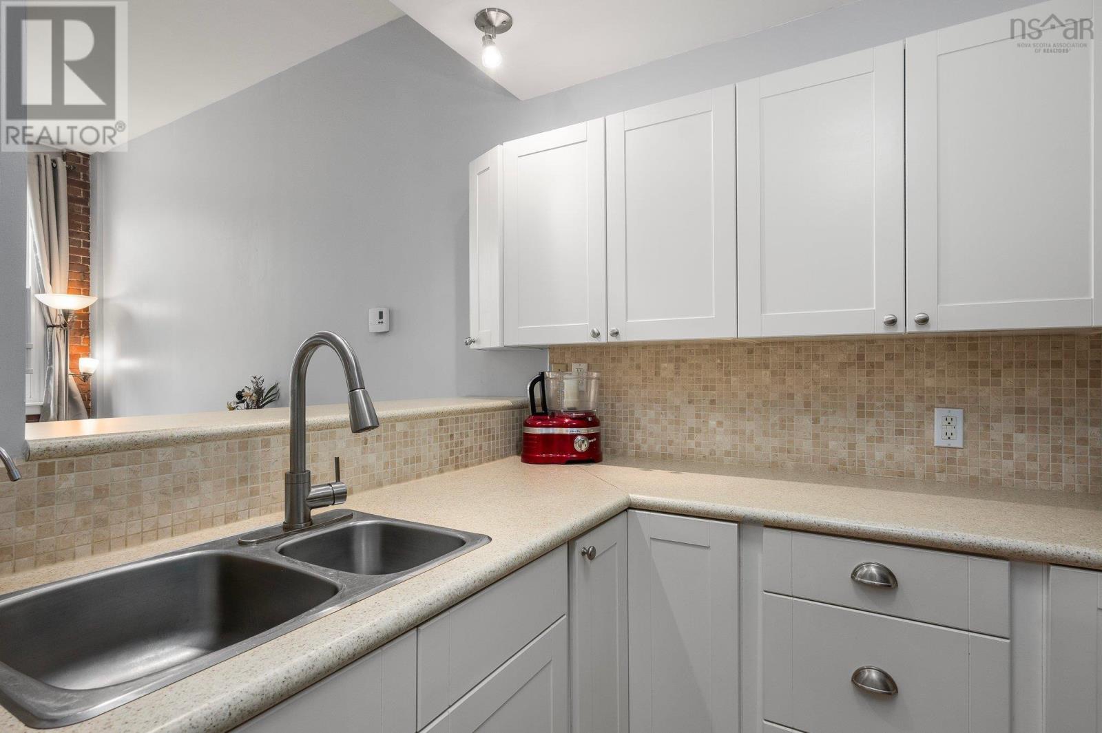 204 215 King Street, Bridgewater, Nova Scotia  B4V 1A6 - Photo 9 - 202505676