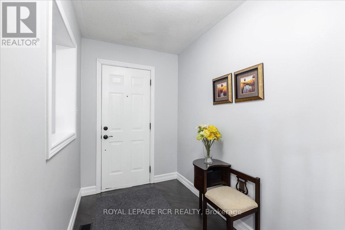 Property at 244 HOWARD CRESCENT image 4