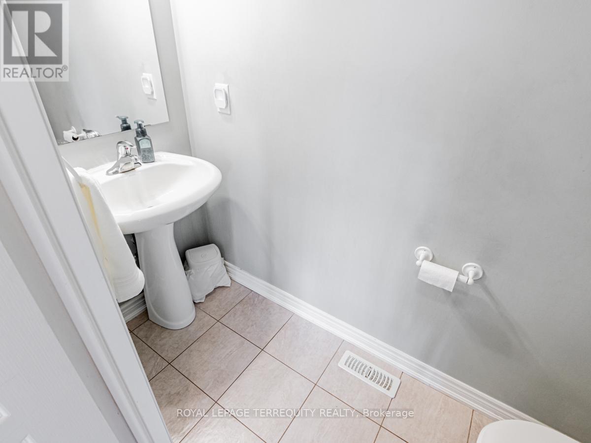 41 Mackenzie Court, Georgina, Ontario  L4P 0E1 - Photo 18 - N12038236