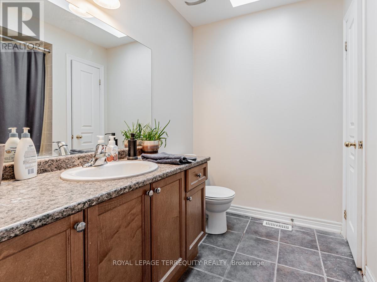 41 Mackenzie Court, Georgina, Ontario  L4P 0E1 - Photo 30 - N12038236