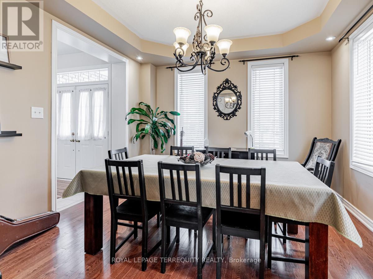 41 Mackenzie Court, Georgina, Ontario  L4P 0E1 - Photo 7 - N12038236
