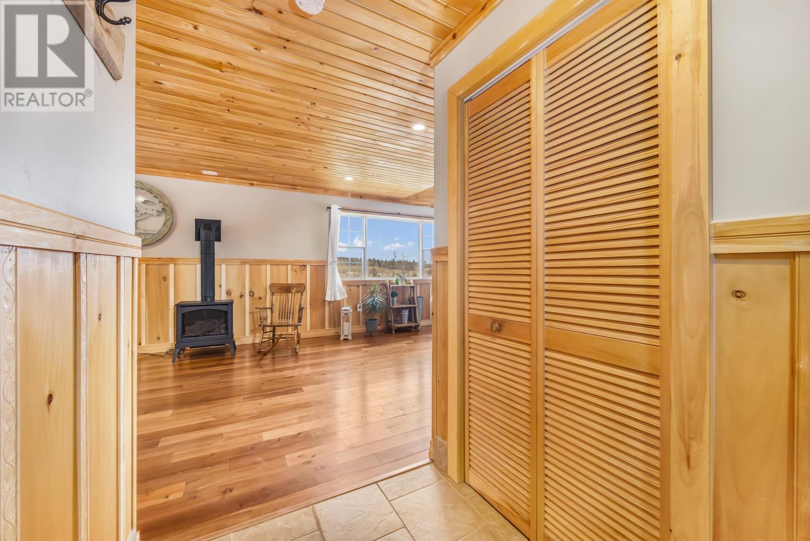 Property at 1114 St. Catherine's Road image 3