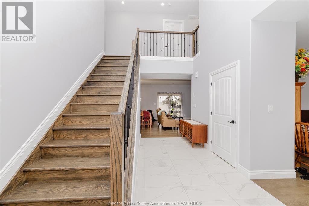 Property at 74 DUNDEE DRIVE image 4