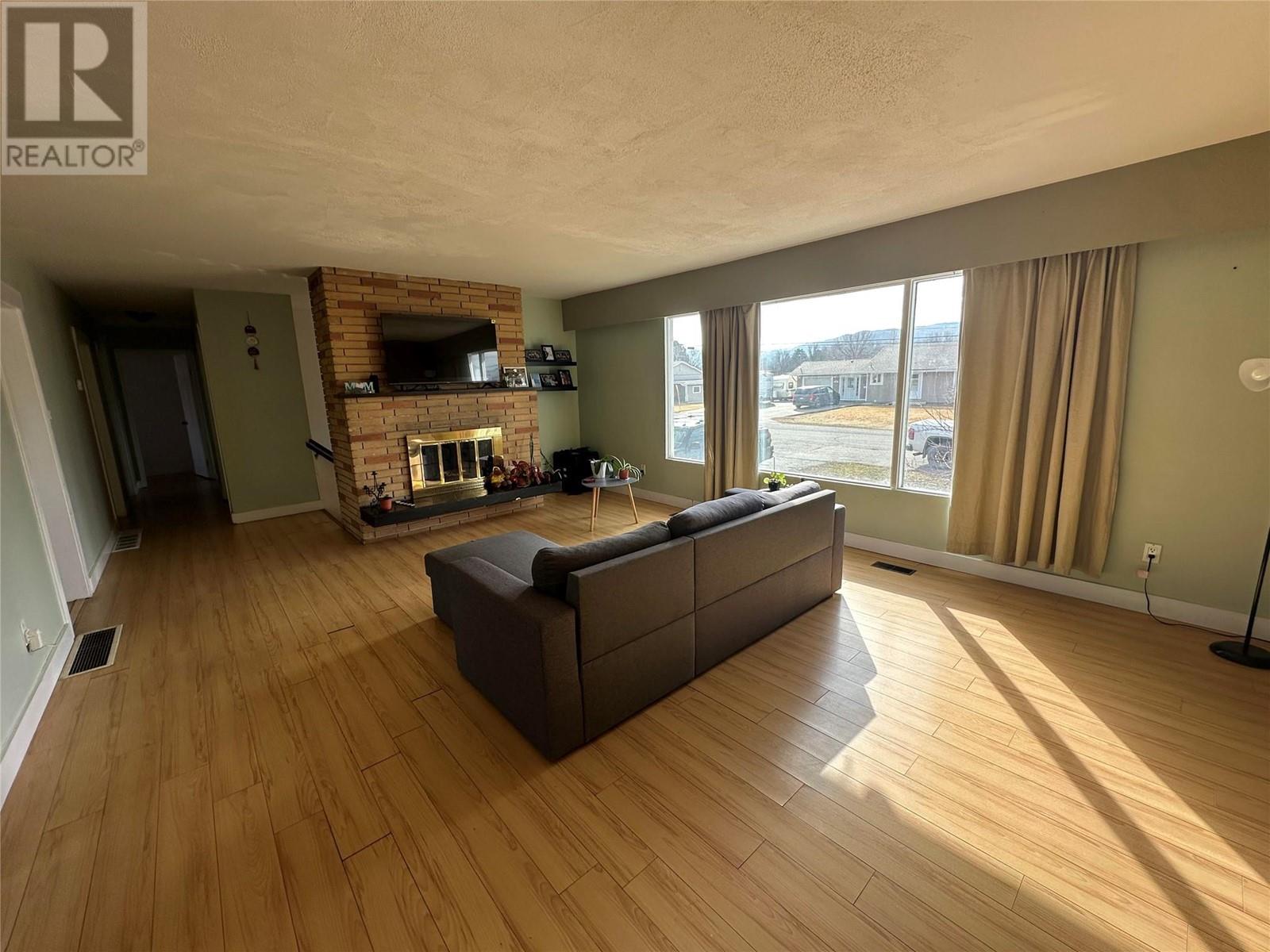 Property at 1942 FLEETWOOD Avenue image 3