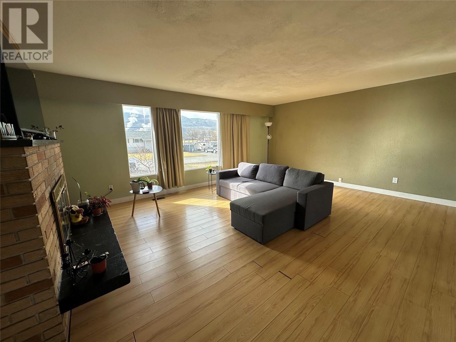 Property at 1942 FLEETWOOD Avenue image 4