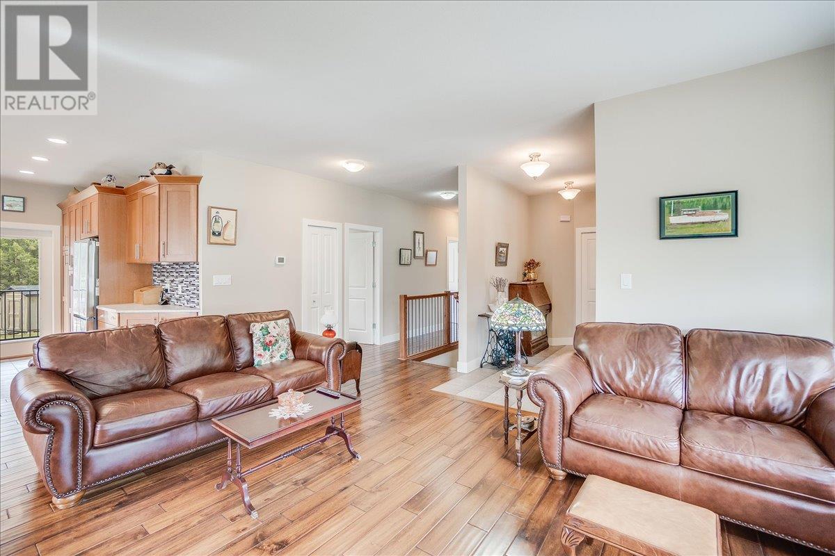 Property at 891 WATERLOO Road image 5