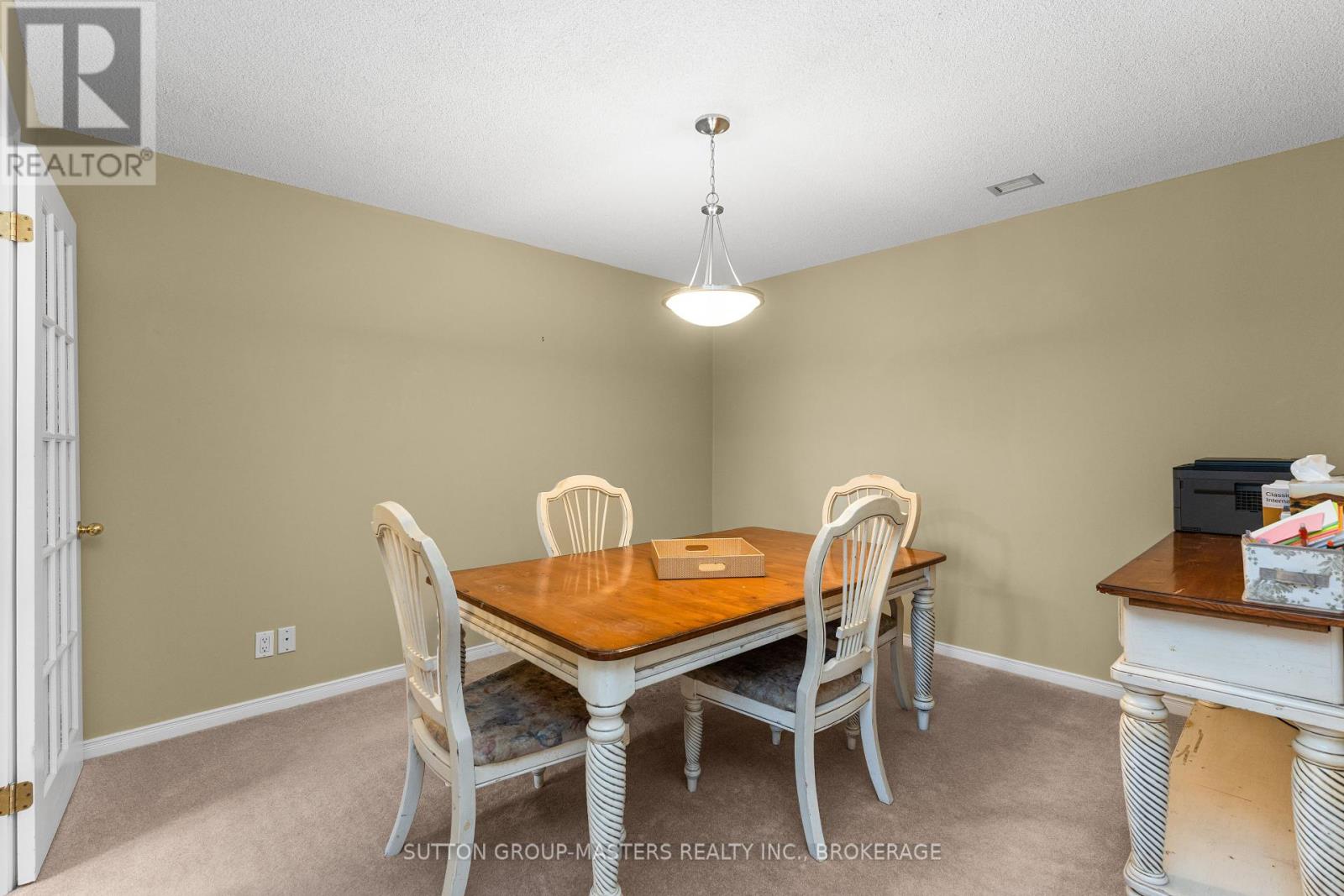 205 - 130 Wright Crescent, Kingston, Ontario  K7L 5R1 - Photo 8 - X12038334