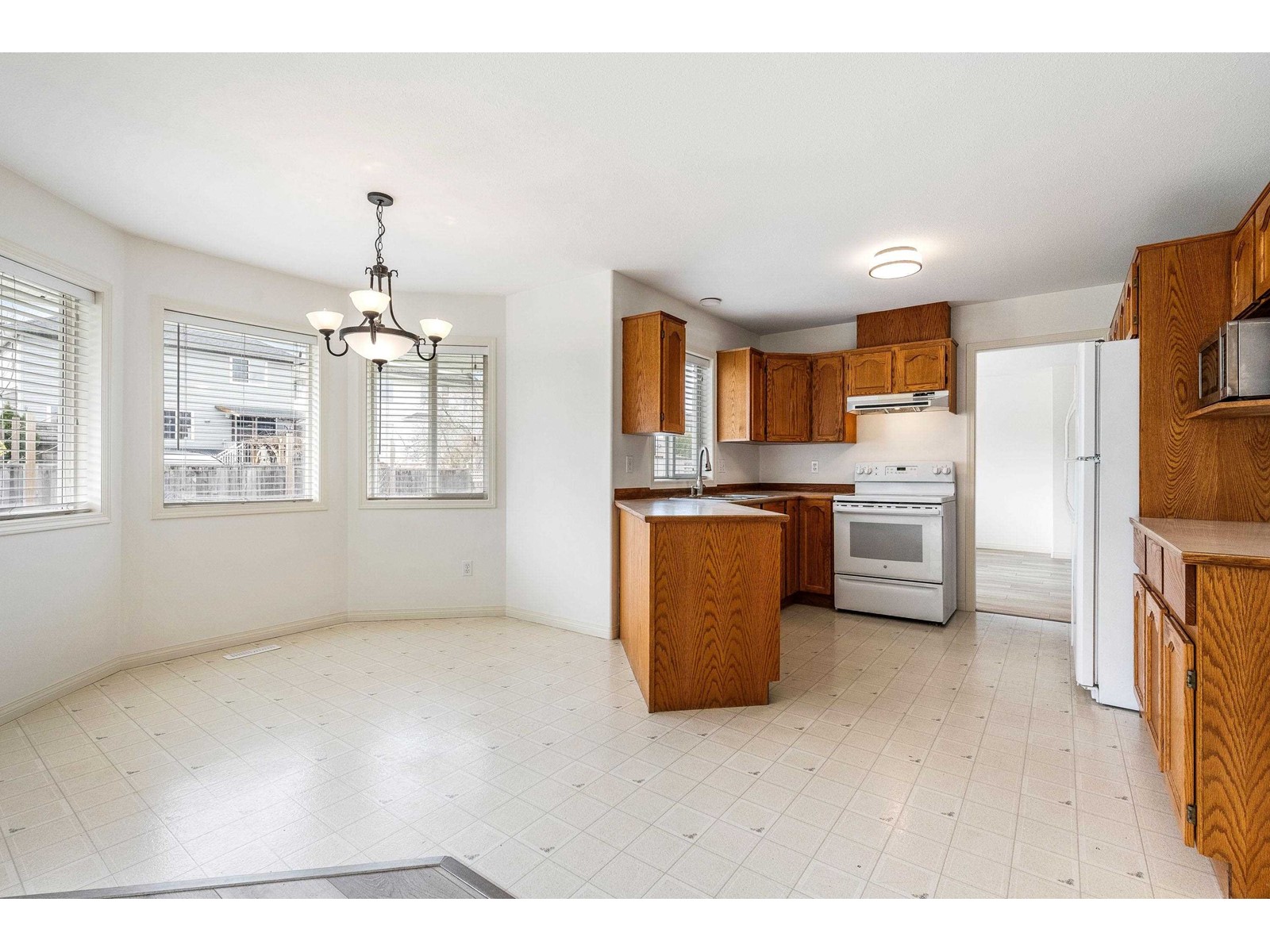 5667 Villa Rosa Place, Sardis South, Chilliwack, British Columbia  V2R 3K6 - Photo 19 - R2981102