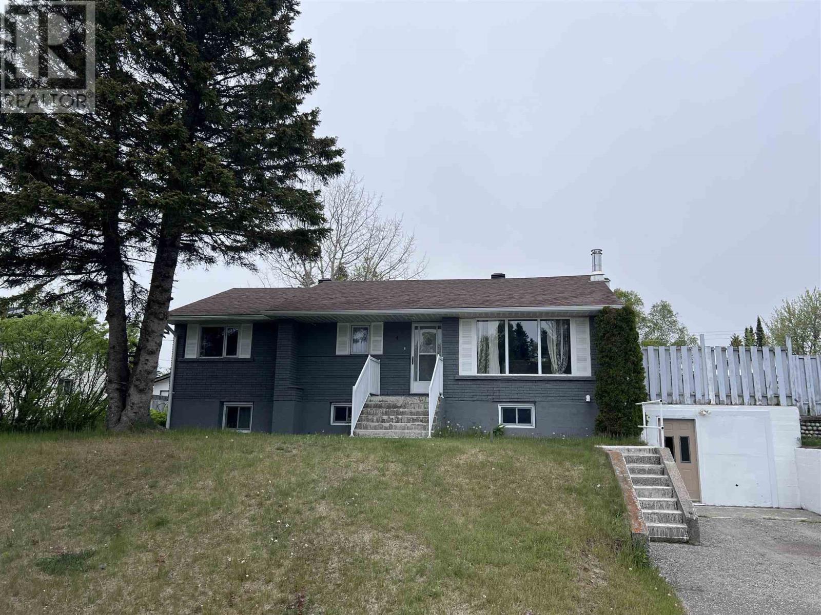 4 Sund Cres, Marathon, Ontario  P0T 2E0 - Photo 1 - TB250584