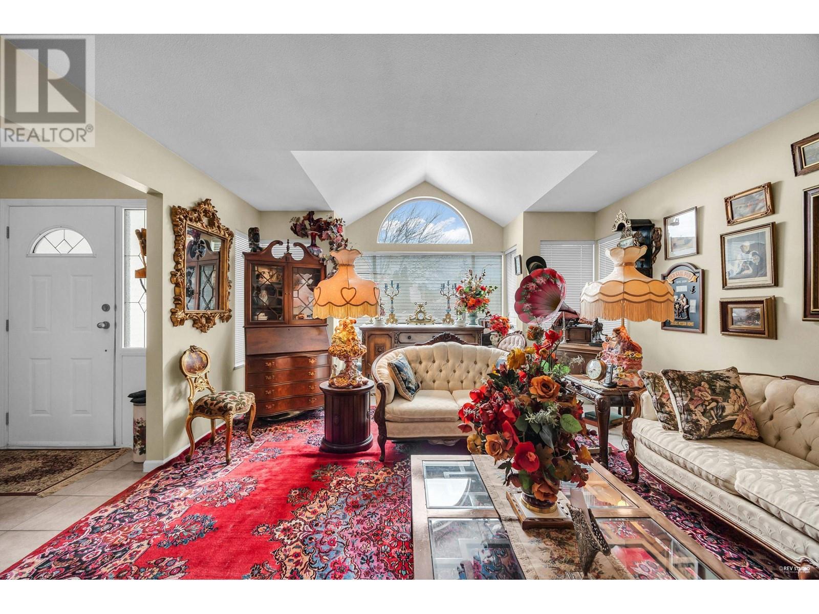 Property at 6683 LONDON COURT image 4