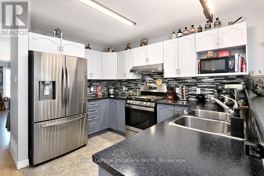 173 Albert Street, Meaford, Ontario  N4L 1T8 - Photo 10 - X12038349