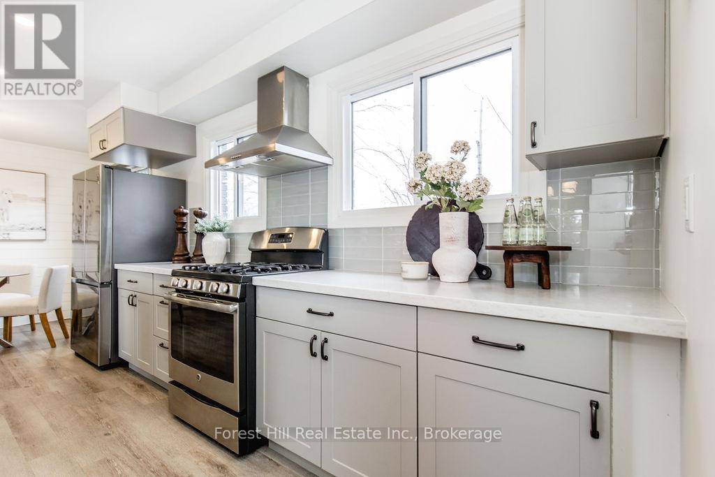 143 Collins Street, Collingwood, Ontario  L9Y 4C9 - Photo 10 - S12038379